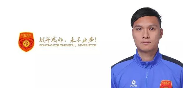 重案督察西狗（张晋 饰）与同伴阿德（吴樾 饰）到某渔村追捕涉嫌多桩凶案的暴徒江贵成，却不测发现年夜量被虐杀的帮派份子尸身和数额惊人的暗盘黄金，一场各怀鬼胎的混战因西狗和阿德的闯进酿成了全部江湖针对两个差人的困兽之斗，跟着查询拜访，西狗发现具有超高犯法才干的江贵成居然猖狂到要借十号风球的天威，经营跨国打劫一批价值跨越五亿的海底黑金，本身和阿德竟同样成了他打算中的棋子，不但得不到警方支援还被通缉，就在此时，阿德被帮派绑架为人质，贵成已出海，西狗必需独闯暴风怒海，当狂性被尽境激起，当兽性被贪欲操控，本相驯良恶哪一个更重？惟有决战苦战八刚刚能力挽狂澜！